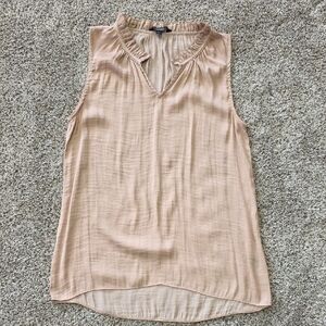 Simply Vera Vera Wang Sleeveless Blouse in Soft Beige